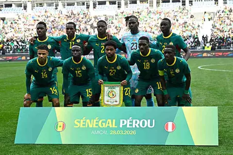 الاتحاد السنغالي ينشر توضيحًا بشأن واقعة تفتيش المنتخب أمام الطائرة